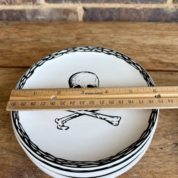 Signature Housewares SKULL & CROSSBONES Snack Plates Set of 5 - Picture 5 of 5